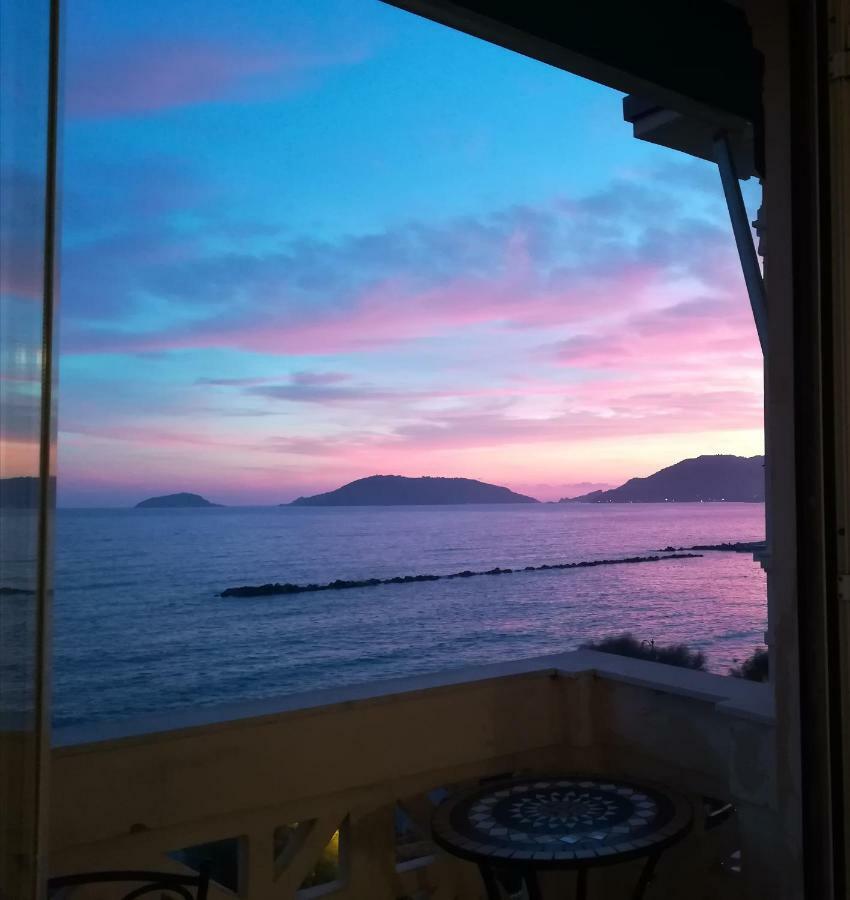Appartement Il Faro Dei Poeti à Lerici Extérieur photo